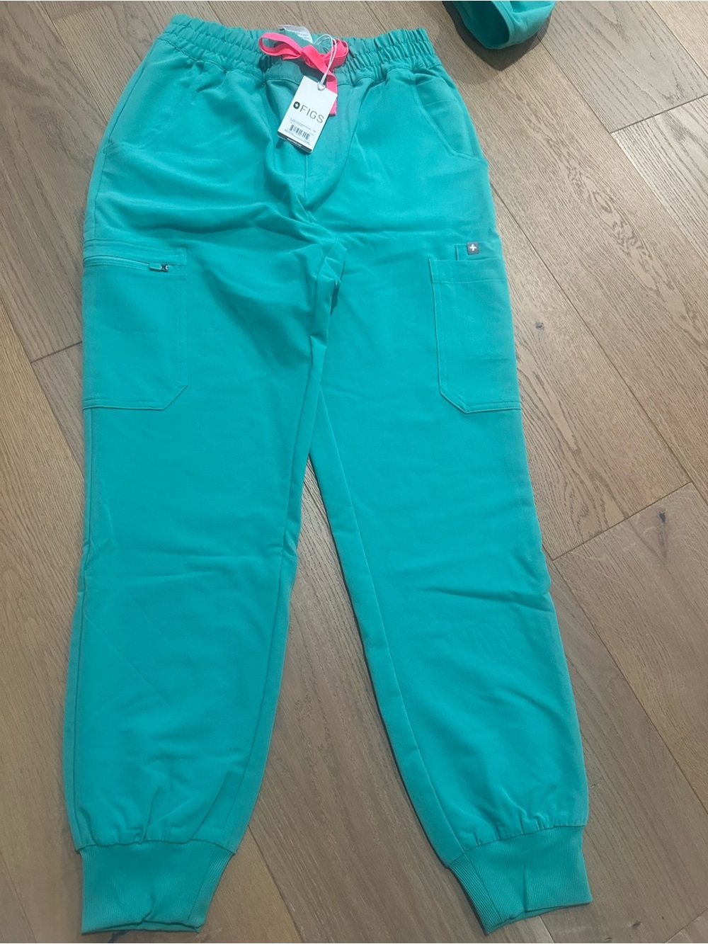 Figs surgical green scrub set - Picture 3 of 3